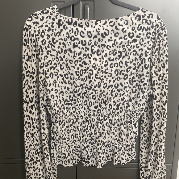Zara black and white animal print long sleeve - Picture 3 of 5